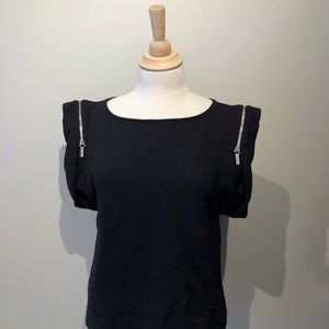 Cool Michaels Kors top with zippers sleeves